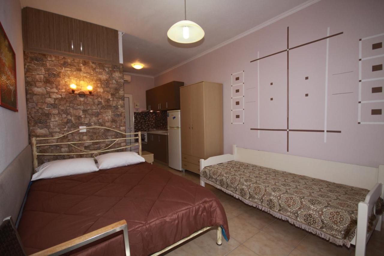Zephyros Rooms Ormos Panagias Esterno foto