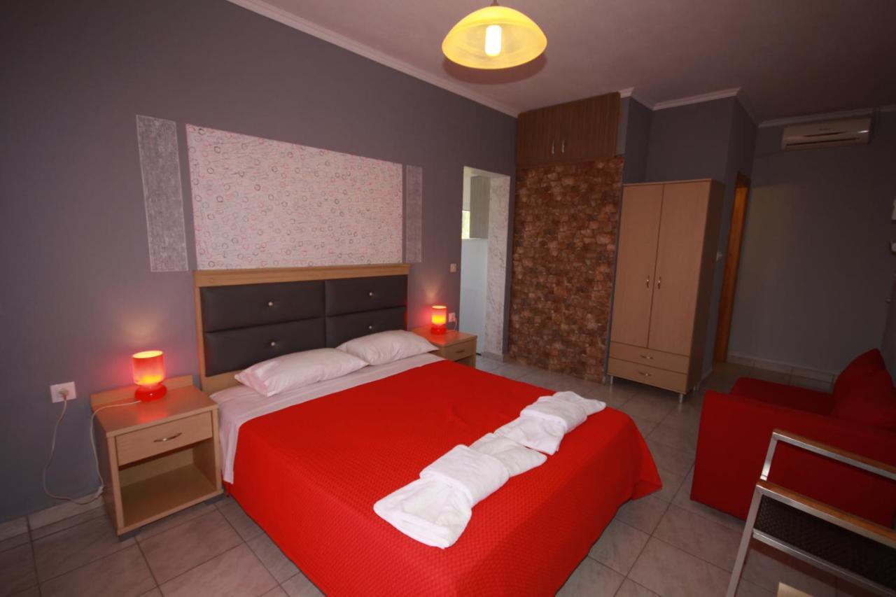 Zephyros Rooms Ormos Panagias Esterno foto